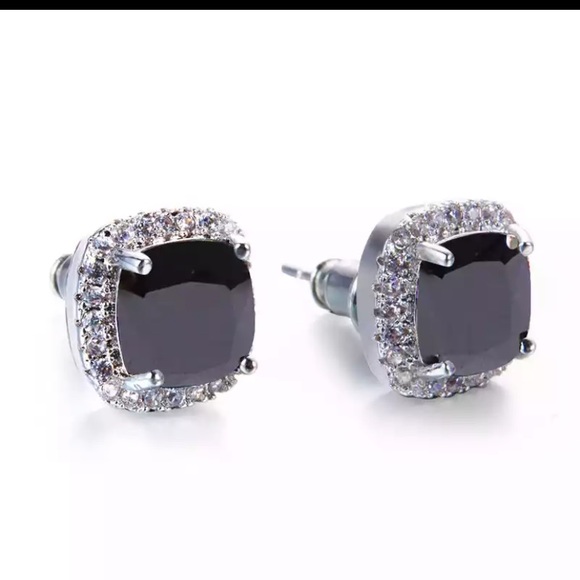 New Gold black filled stud earrings - Picture 3 of 3